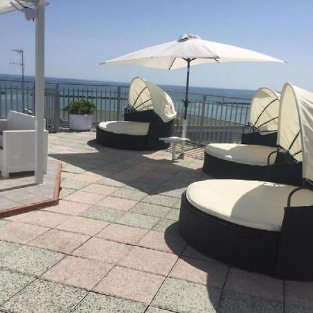 Hotel Embassy Cesenatico Exterior photo
