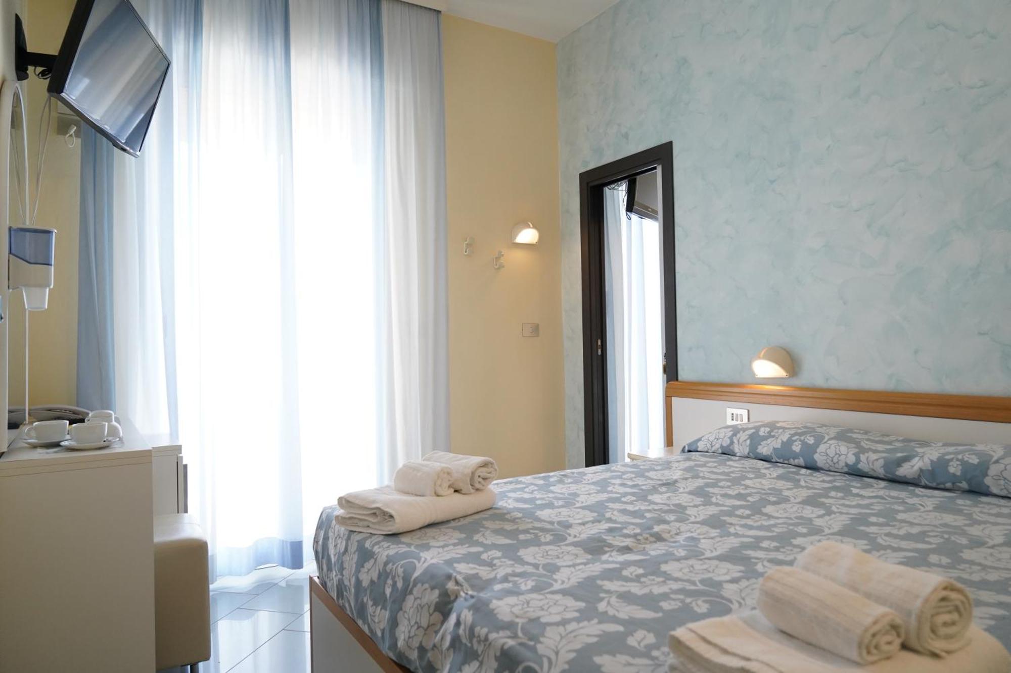 Hotel Embassy Cesenatico Exterior photo